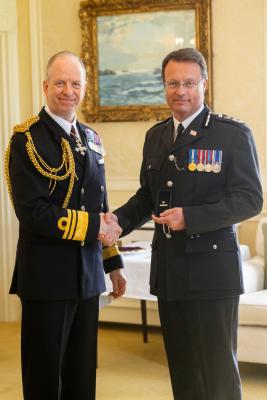 Government House. Medal Presentation to the States of Jersey Police. L>R Vice Admiral Jerry Kyd, Governor of Jersey and Chief Officer Robin Smith - 30 Year LS Clasp                               Picture: ROB CURRIE