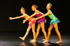 Les Quennevais school. Jersey Eisteddfod dance section. Class 431A The Geraldine Des Forges Award, Trio/Quartet 12 years and under. NAMES NOT IN ORDER. Maggie Harris, Ariella Davimes & Molly Vibert who came first and were awarded a gold certificate                         Picture: ROB CURRIE