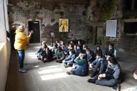 Helen Otterwell explaining the history behind Gorey Castle (Mont Orgueil) Springfield School year 6 learn about 13 century history of the actions by King John of England and King Philip of France to the formation of Jersey (A Perculiar of the Crown) as we know today and 17th Century history surrounding the reign of Charles 2nd. Picture: DAVID FERGUSON