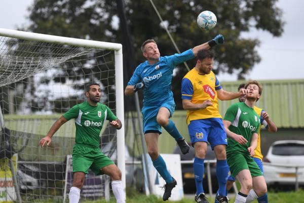 St Lawrence keeper Neil Dawson under pressure FOOTBALL St Oiuen v St Lawrence Picture: DAVID FERGUSON