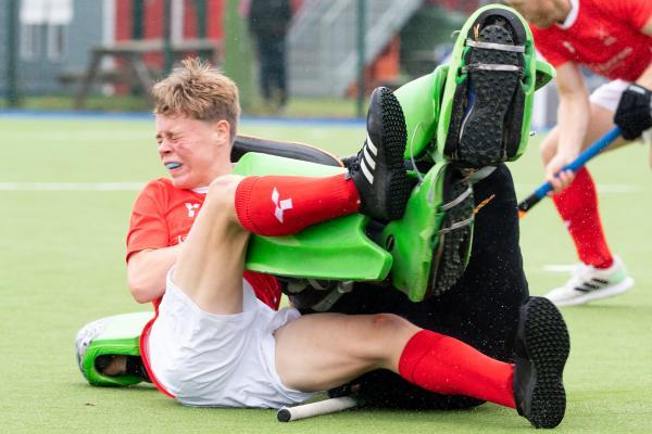 Hockey Jersey Men v Sunburry & Walton Picture: JON GUEGAN