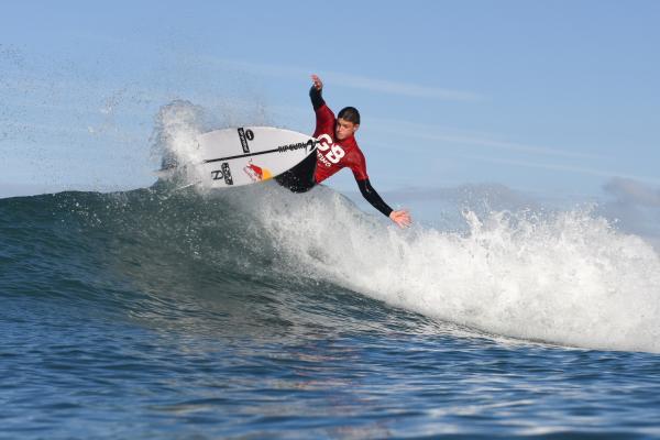 ENG surfer Lukas Skinner winner of the mens and under 18 boys evnts SURFING GB Cup 2024 at the Watersplash Picture: DAVID FERGUSON